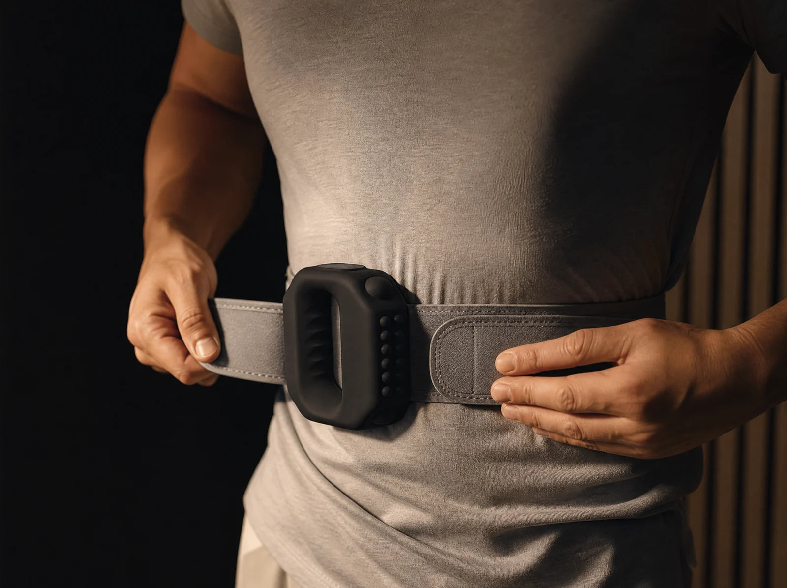 Wrapping the R10 belt around the waist